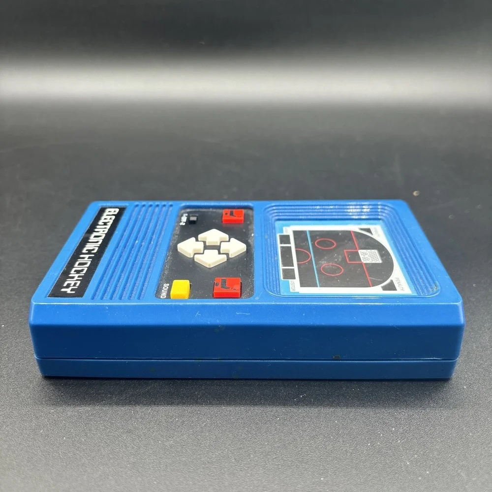 Authentic Mattel Electronics Hockey 2946-0330 Vintage 1978 Handheld Game Works